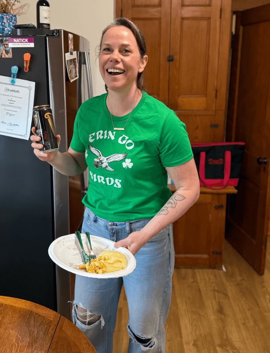 "Erin Go Birds" Women's Tee T-Shirt boyfriend tee,casual womens tee,Erin go birds,everyday shirt,festival tee,funny Irish top,green t shirt,pairing gift,soft cotton top,spring t shirt,St Patrick shirt,vintage bird tee,women tee by Phillygoat – Philadelphi