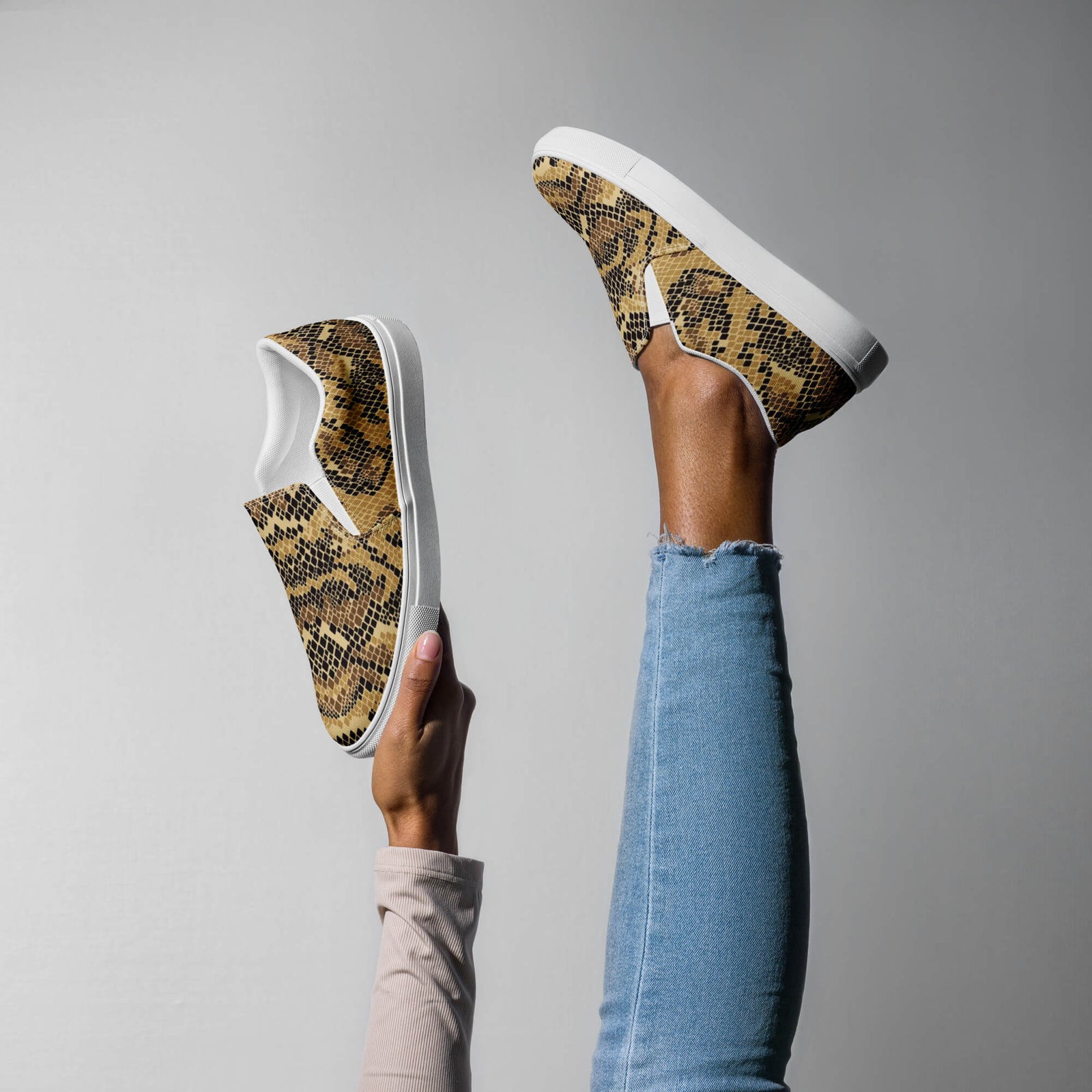 "The Mambas" Women’s Slip-on Canvas Shoes